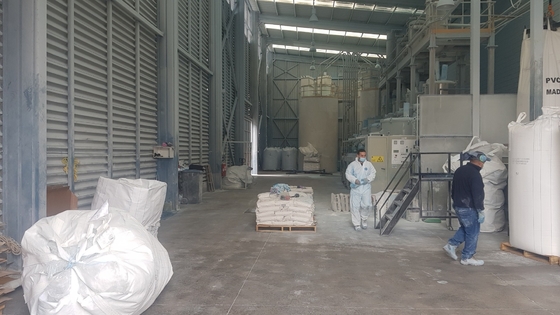 ระบบลำเลียงการชั่งน้ำหนักผสมผงอัตโนมัติสำหรับการอัดรีดท่อ PVC